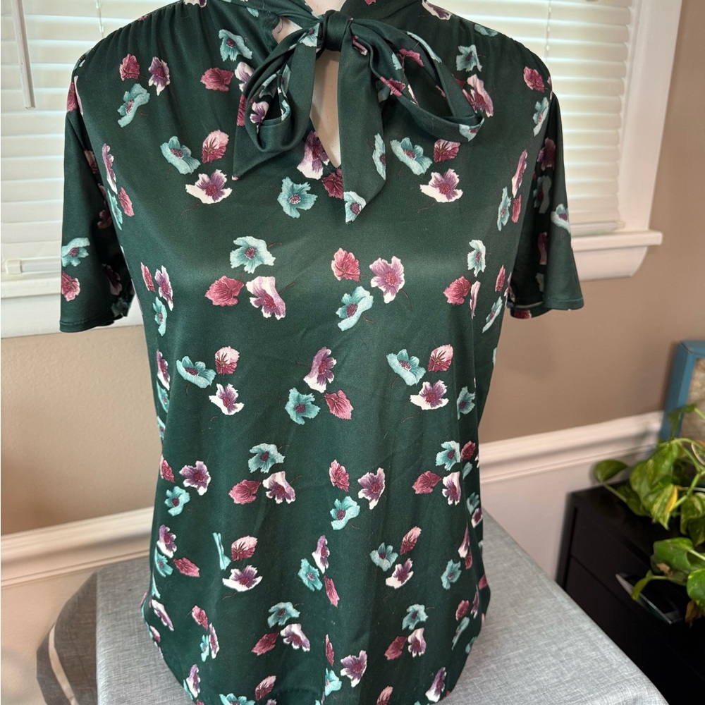 Vintage Floral Tie-Neck Women Top - Green and Pink